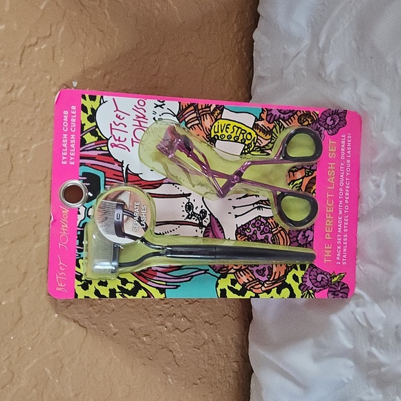 BETSEY JOHNSON EYELASH COMBO - Picture 2 of 3